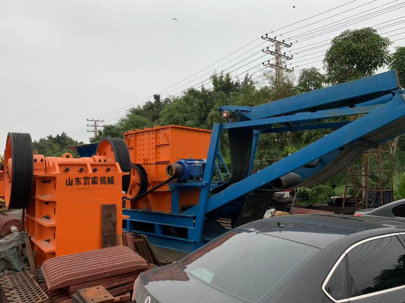 輪式移動(dòng)破碎站 輪式移動(dòng)破碎站