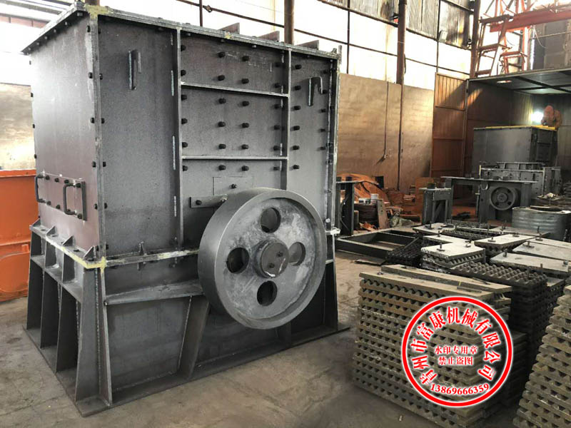 移動(dòng)箱式破碎站 移動(dòng)箱式破碎站